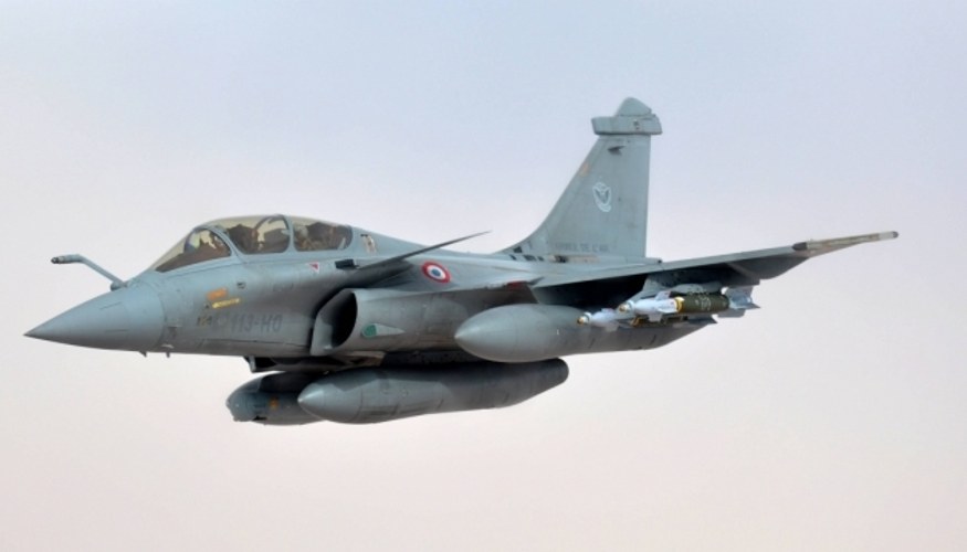 Спільне тренування французьких винищувачів Rafale та німецьких винищувачів Eurofighter, зокрема дозаправлення в повітрі від
