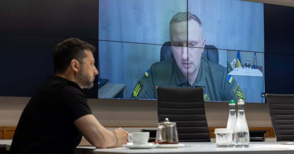Володимир Зеленський під час робочої наради з командирами корпусів ЗСУ