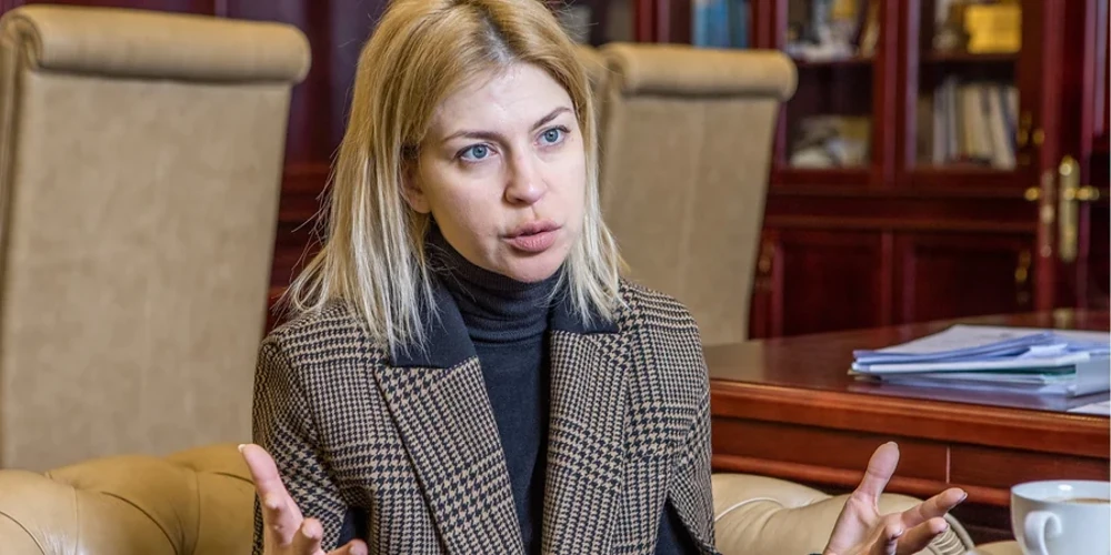 Сторінка указу Президента №696/2026 про звільнення Стефанішиної з посади посла у США