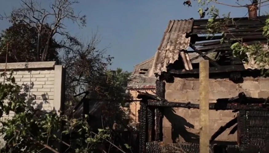 Наслідки удару та детонації боєприпасів на складі у селі Мила Київської області, пошкоджені житлові будинки