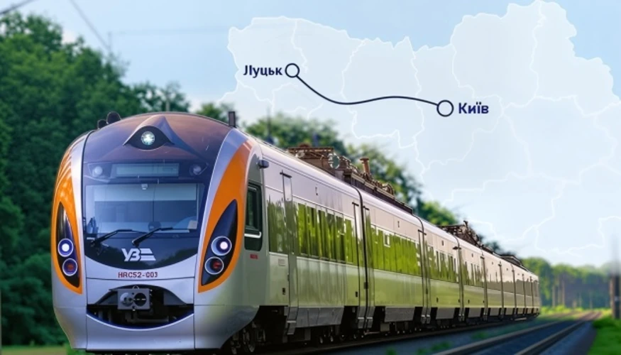 Швидкісний потяг Інтерсіті на залізничній станції