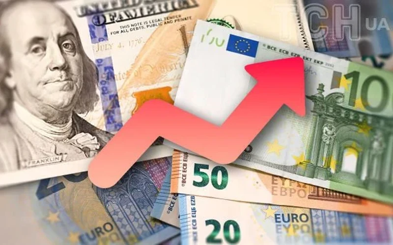 Курс НБУ 2 жовтня: долар зріс на 15 копійок, євро та злотий знизилися